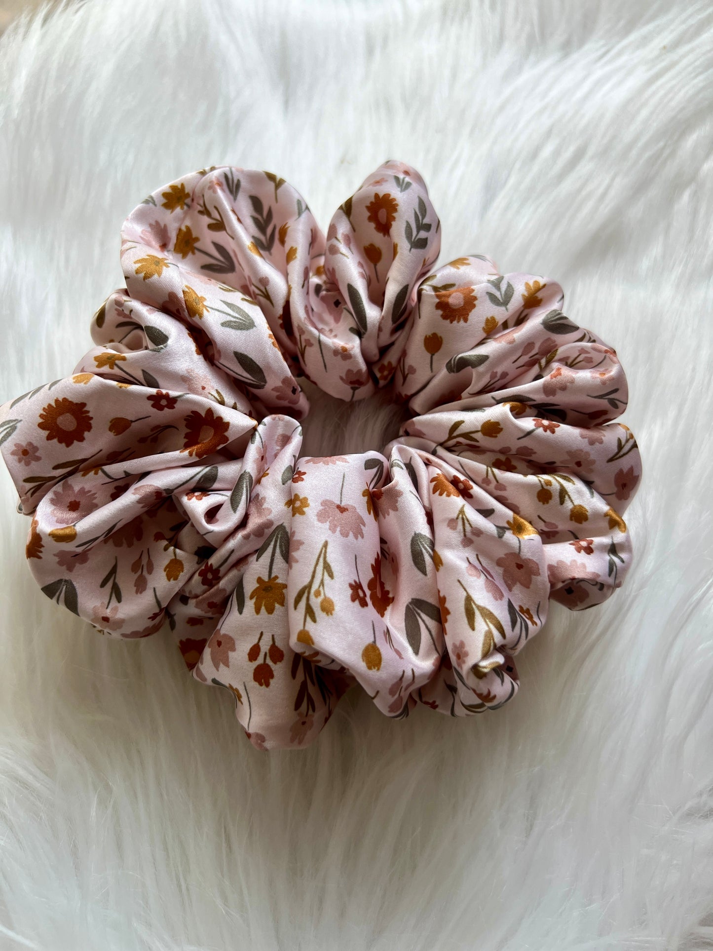 Sandy Garden- XL Satin Scrunchie